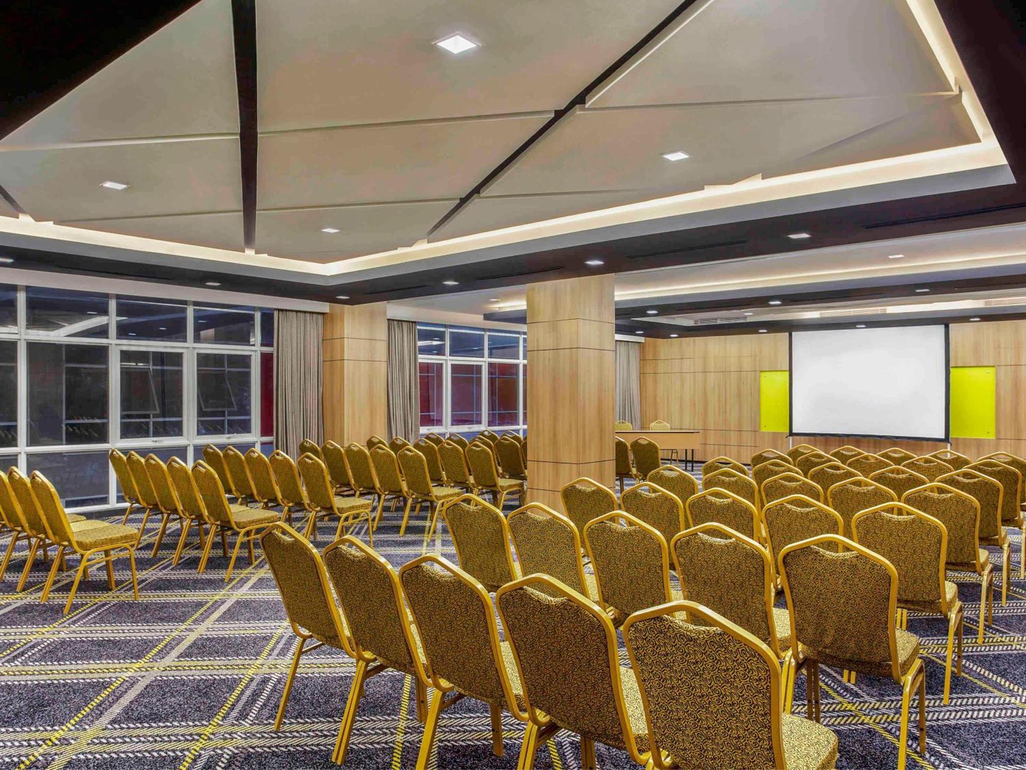 Hotel Ibis Styles Bekasi Jatibening Zewnętrze zdjęcie