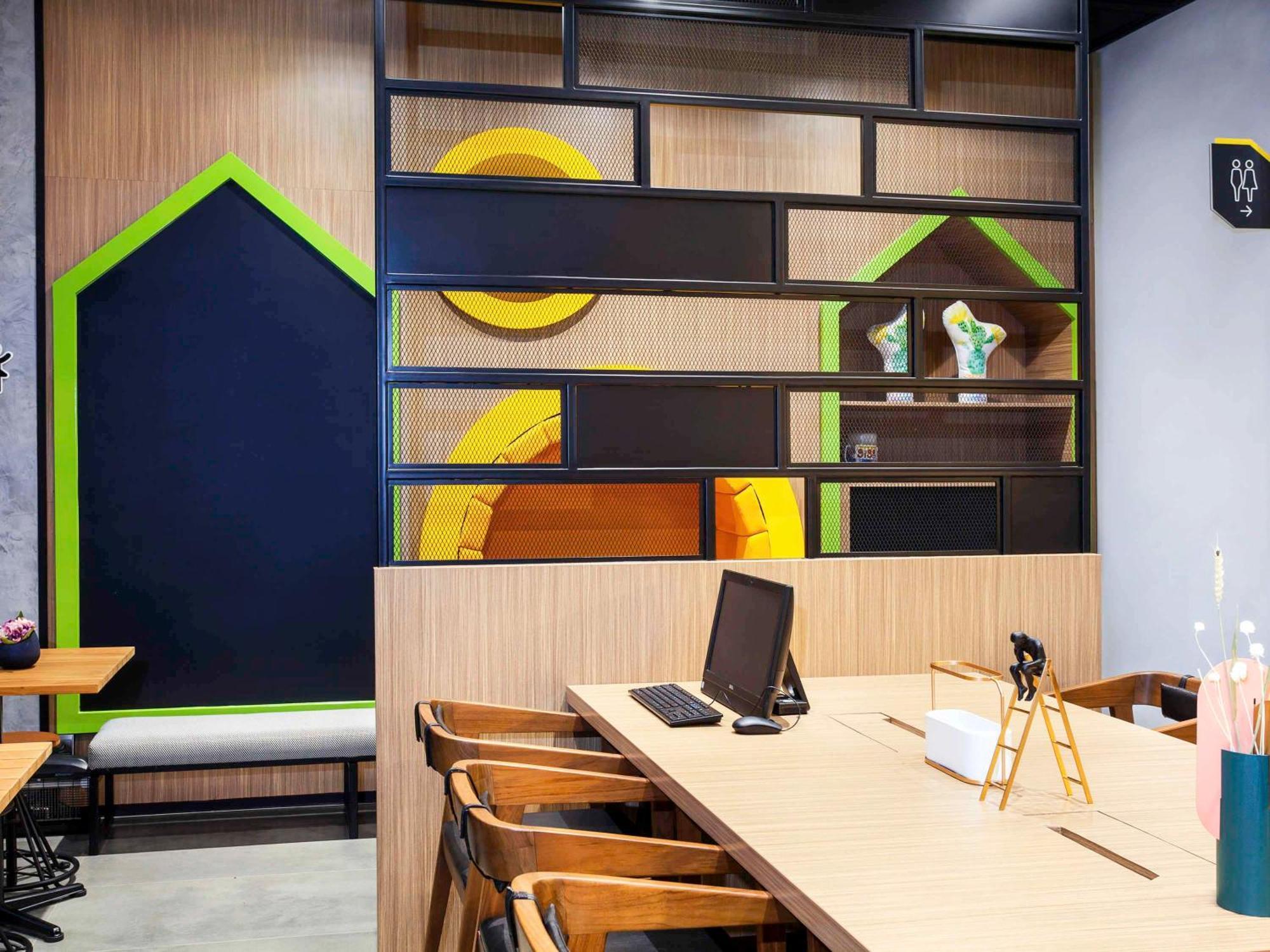 Hotel Ibis Styles Bekasi Jatibening Zewnętrze zdjęcie